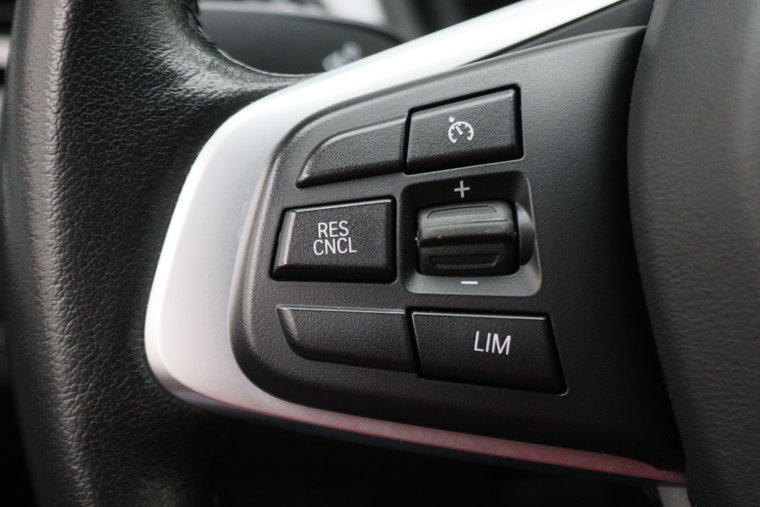 Vehicle Image 32