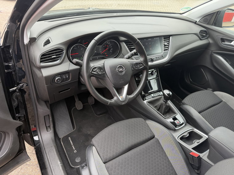 Vehicle Image 18