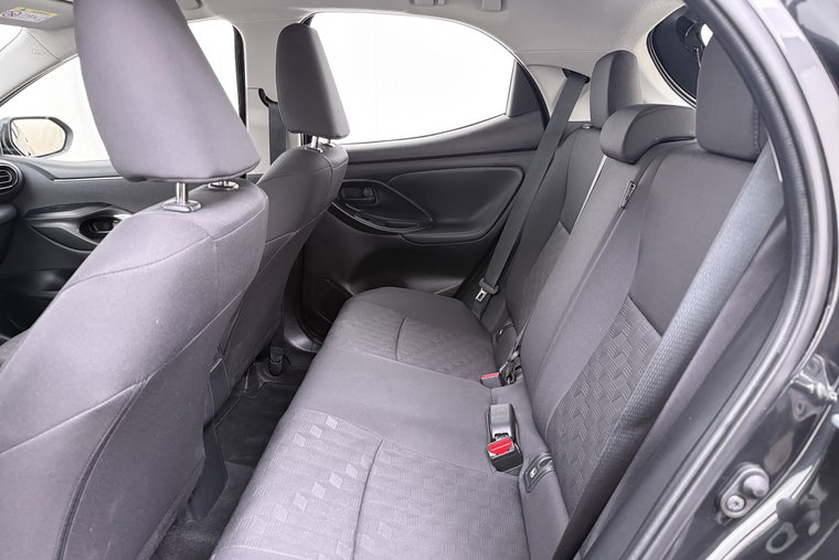 Vehicle Image 12