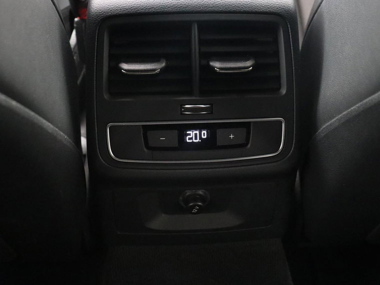 Vehicle Image 28