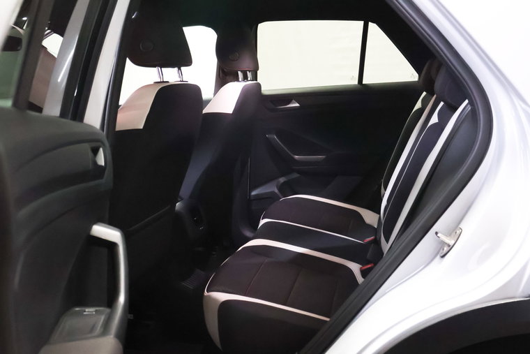 Vehicle Image 33