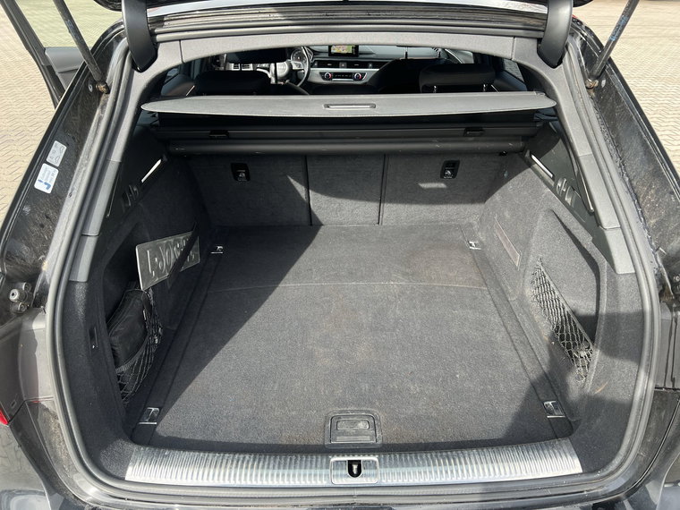 Vehicle Image 23