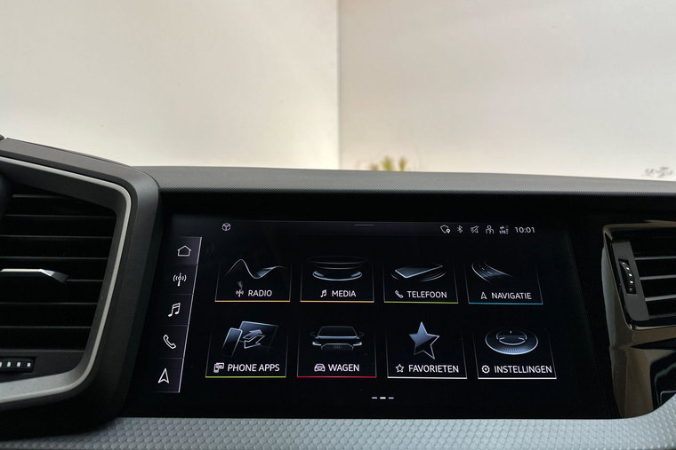 Vehicle Image 23