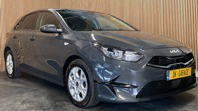 Vehicle Image 12
