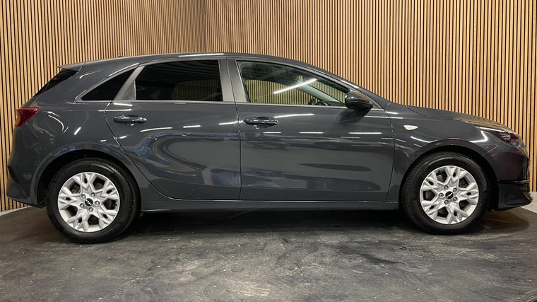 Vehicle Image 23
