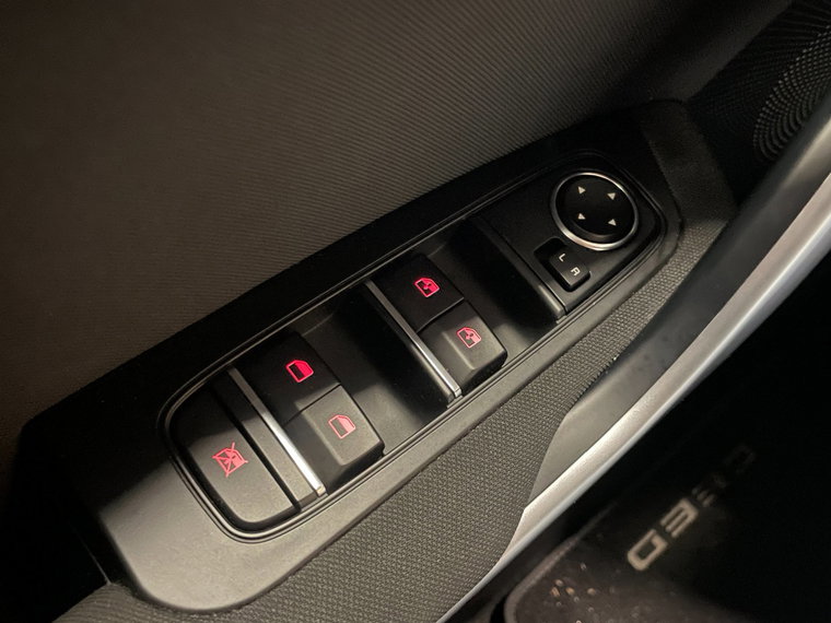 Vehicle Image 39