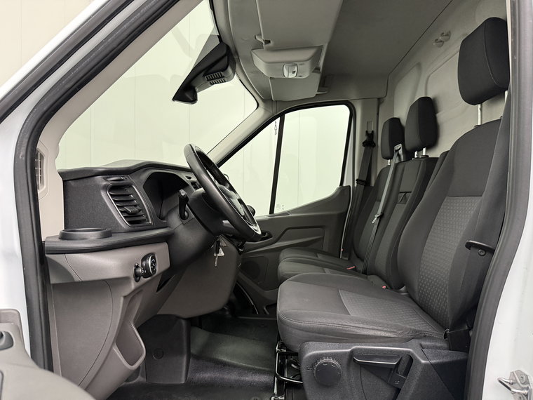 Vehicle Image 18