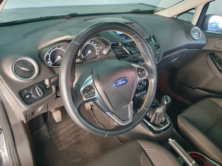 Vehicle Image 37