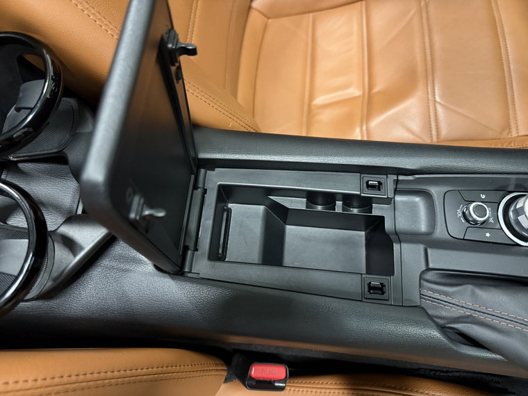 Vehicle Image 32
