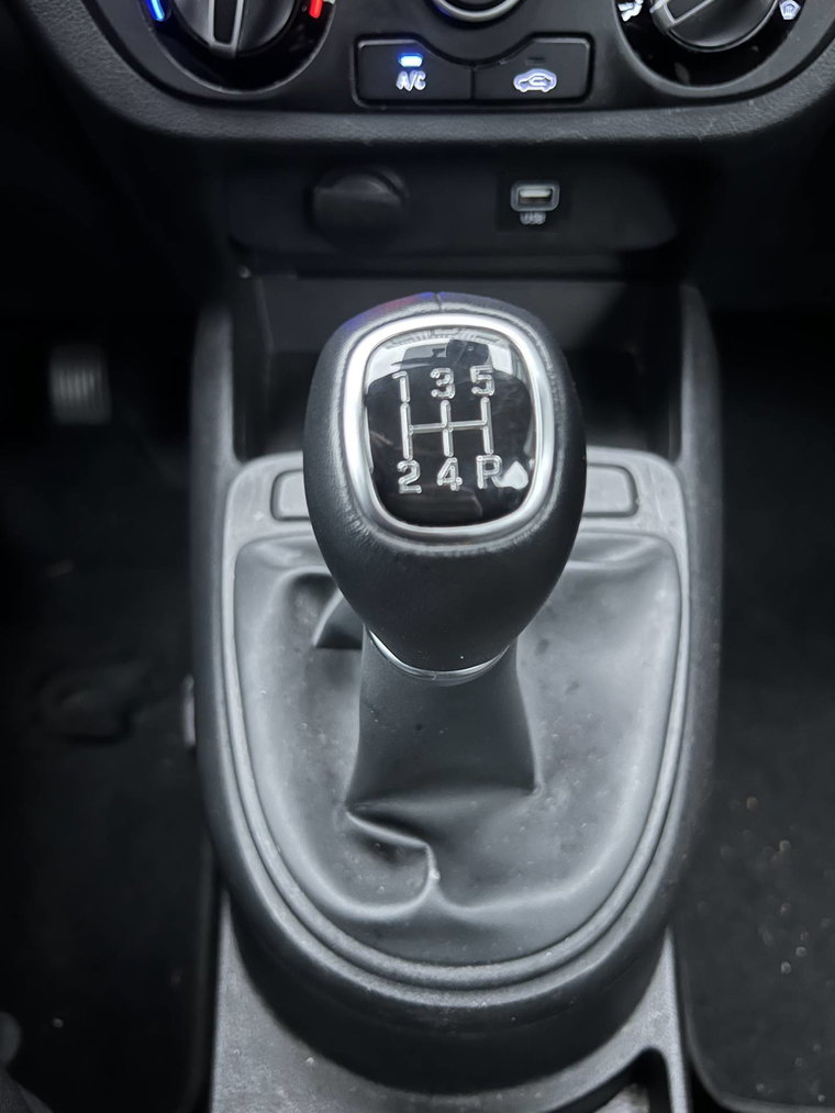 Vehicle Image 12