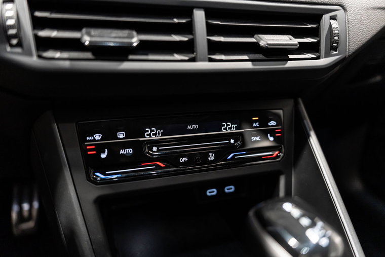 Vehicle Image 37