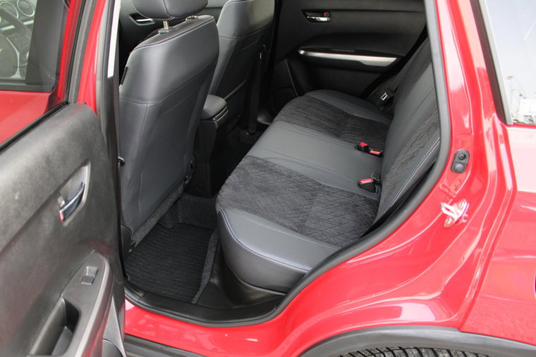 Vehicle Image 12