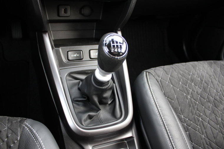 Vehicle Image 25