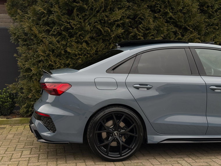 Vehicle Image 35