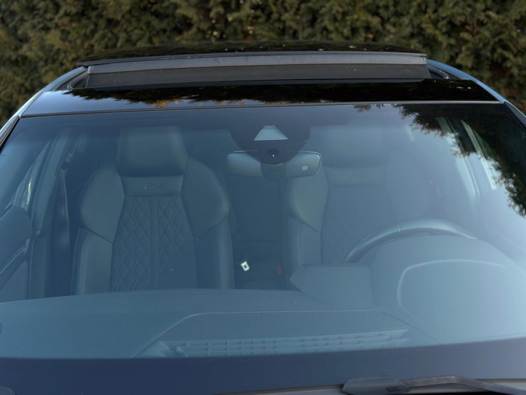 Vehicle Image 42