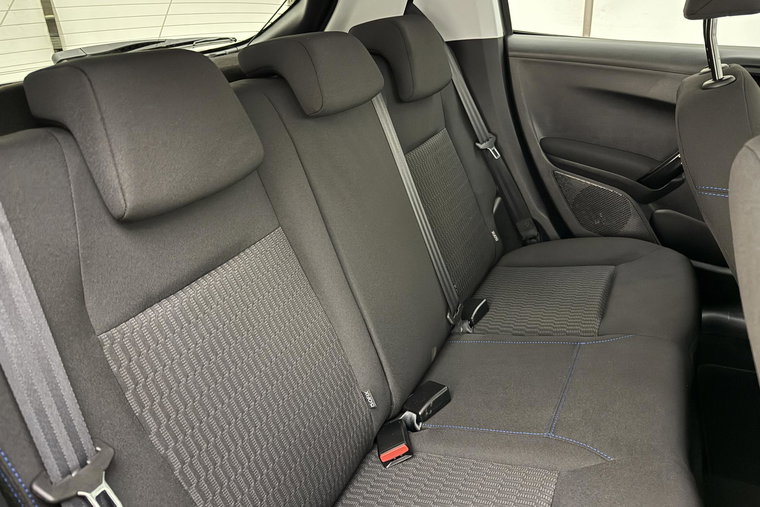 Vehicle Image 13