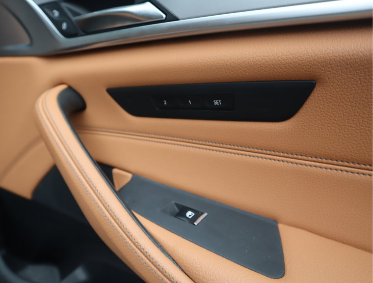 Vehicle Image 38