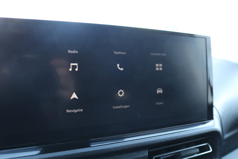 Vehicle Image 38