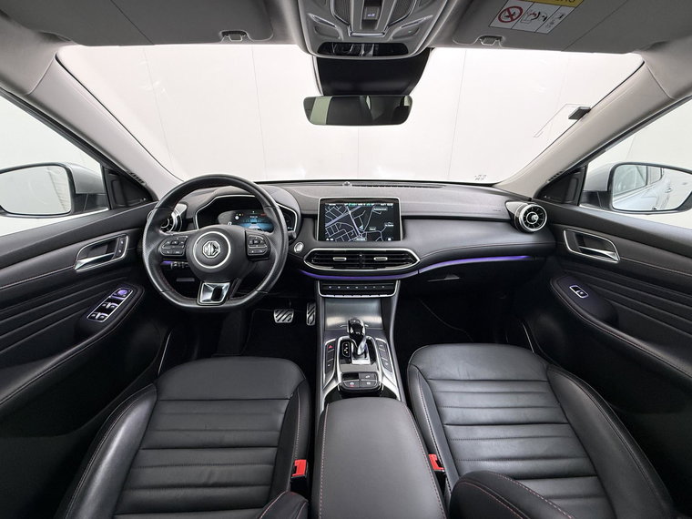 Vehicle Image 25