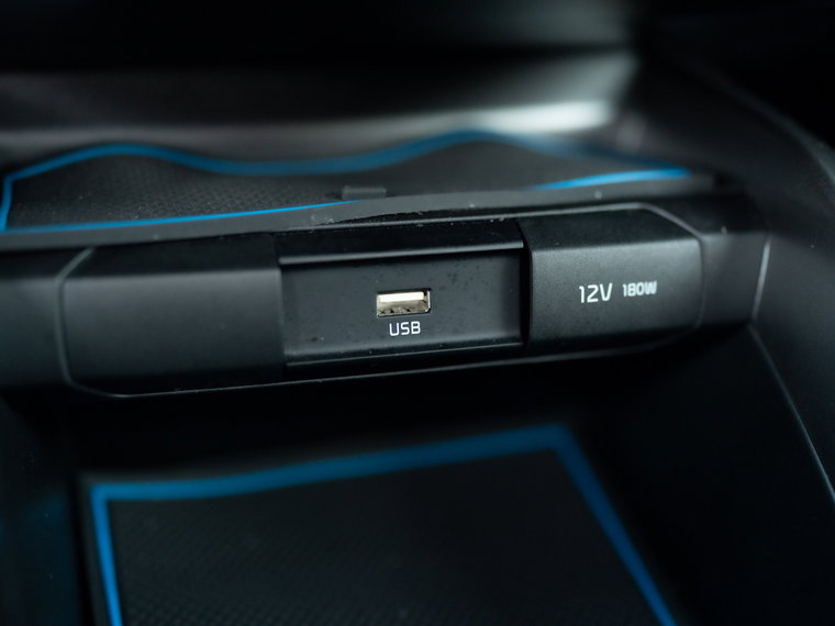 Vehicle Image 32