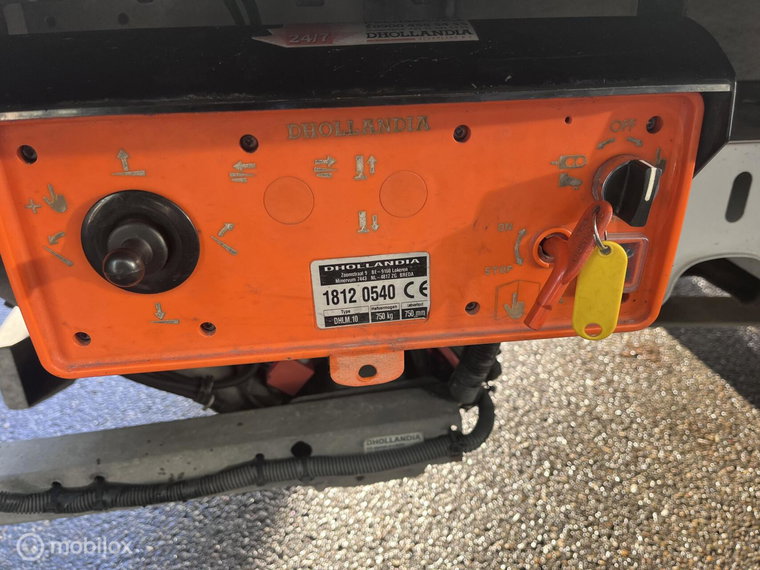 Vehicle Image 18