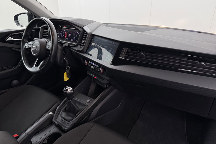 Vehicle Image 15