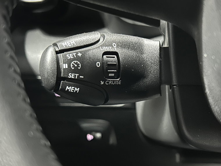 Vehicle Image 33
