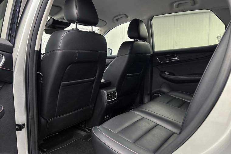 Vehicle Image 13