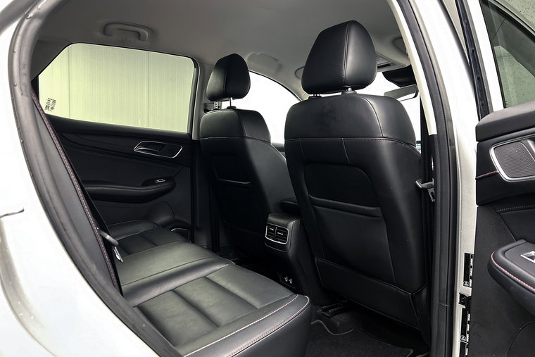 Vehicle Image 15