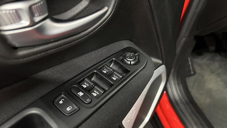 Vehicle Image 23