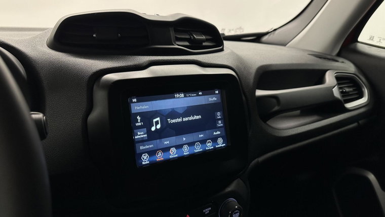 Vehicle Image 35