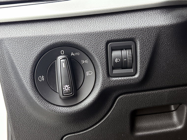 Vehicle Image 26