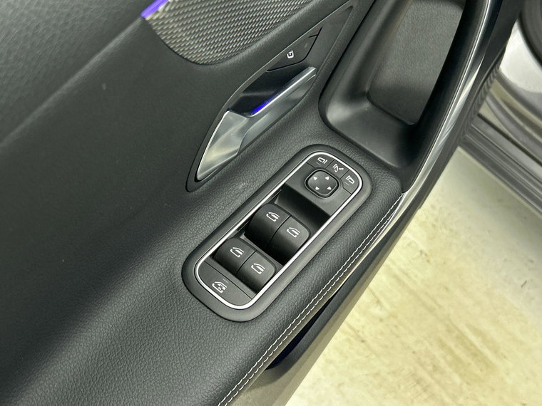 Vehicle Image 24