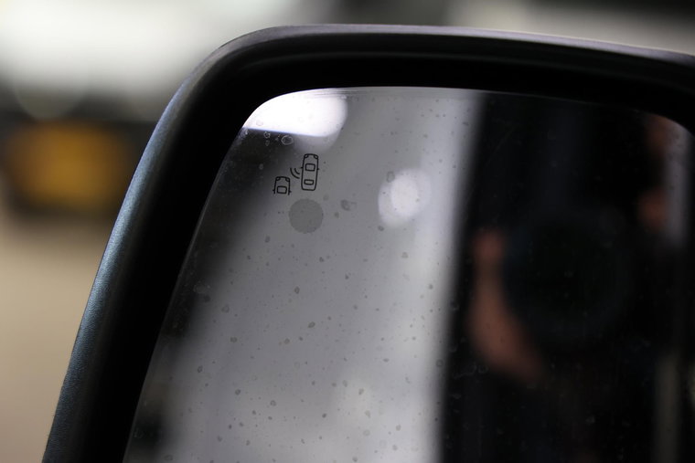 Vehicle Image 17