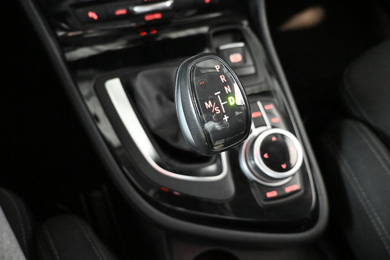 Vehicle Image 32