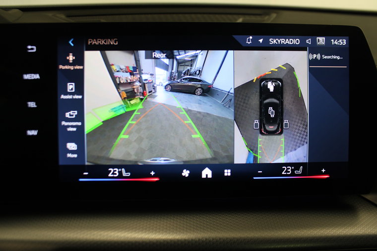 Vehicle Image 4