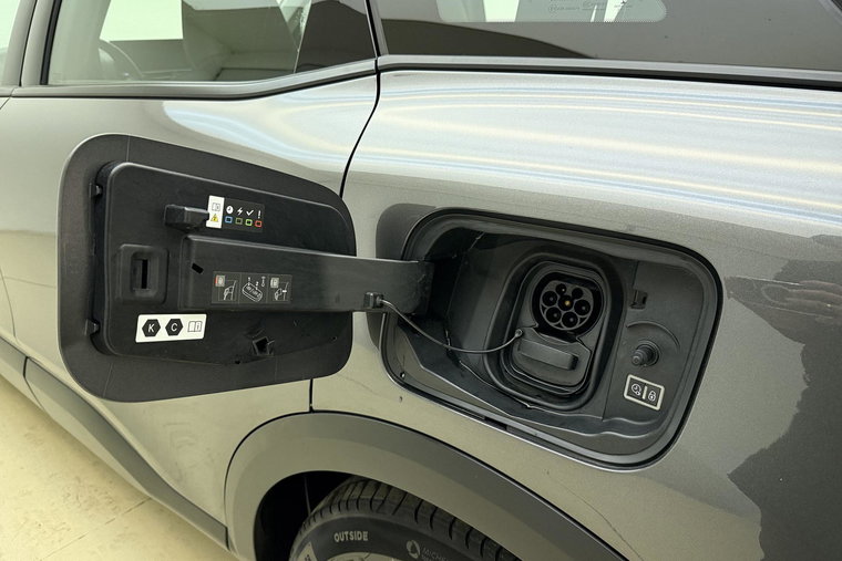 Vehicle Image 17