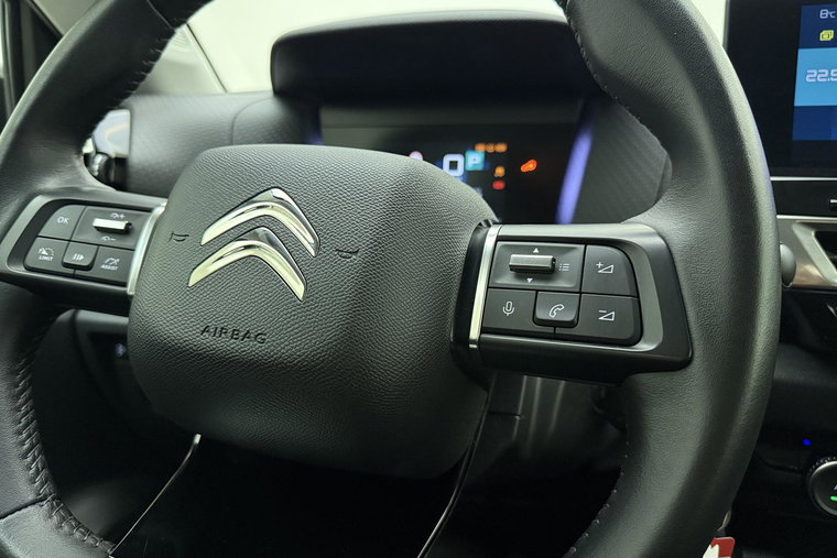 Vehicle Image 27