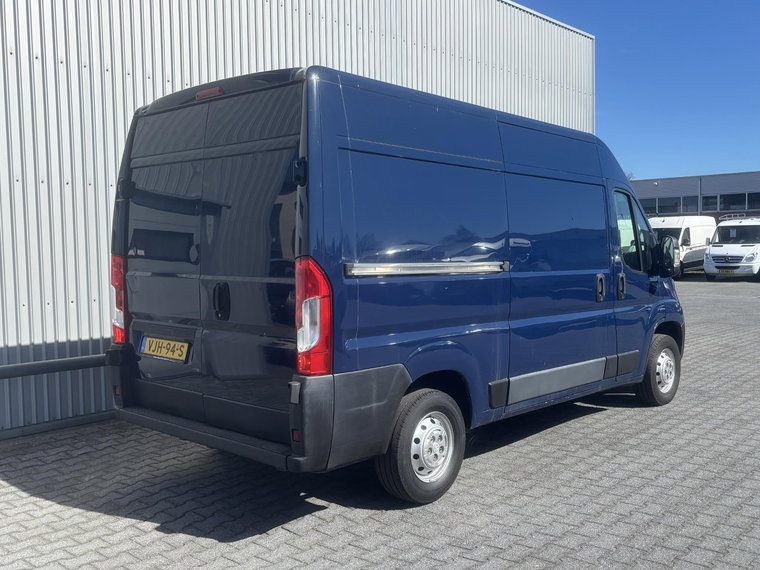 Vehicle Image 24