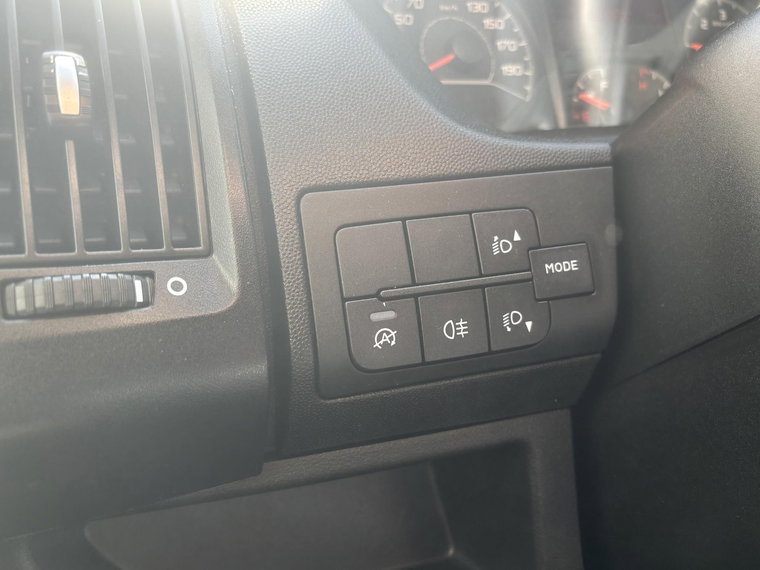 Vehicle Image 29
