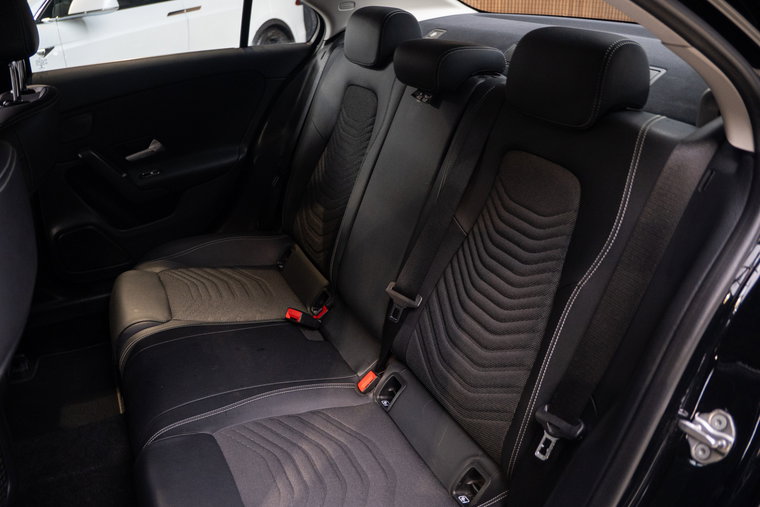 Vehicle Image 25