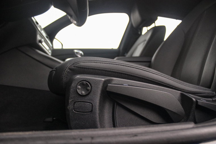 Vehicle Image 40