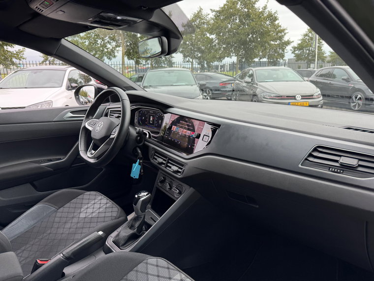 Vehicle Image 38