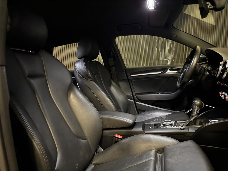 Vehicle Image 31