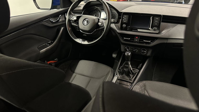 Vehicle Image 16