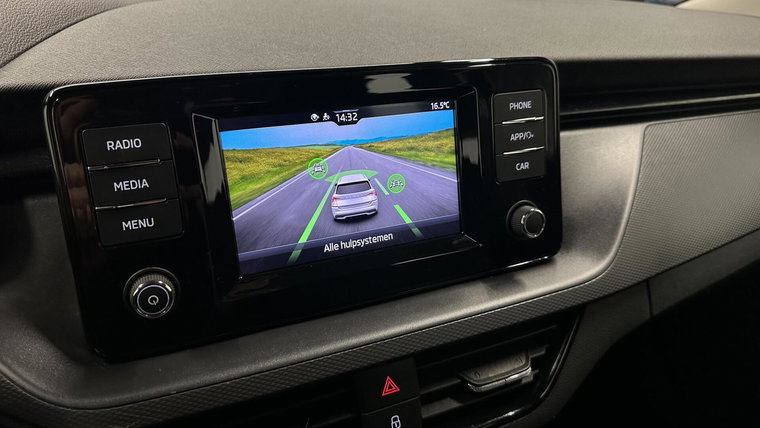 Vehicle Image 32