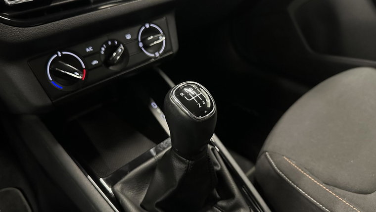 Vehicle Image 45