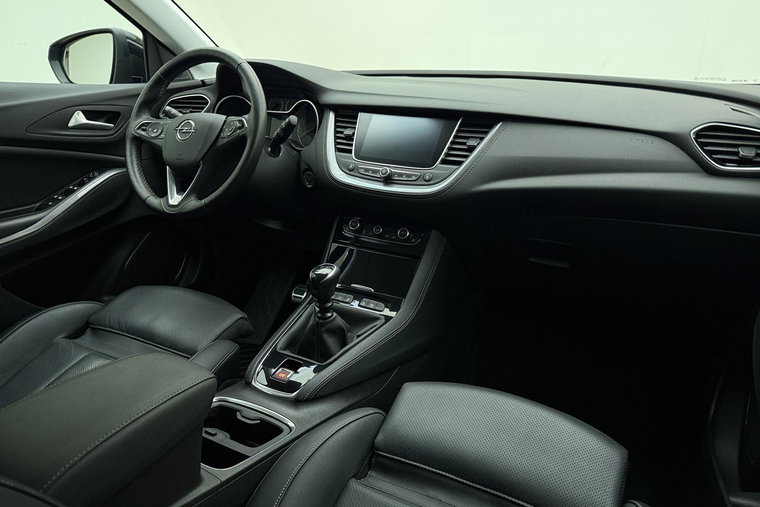 Vehicle Image 16