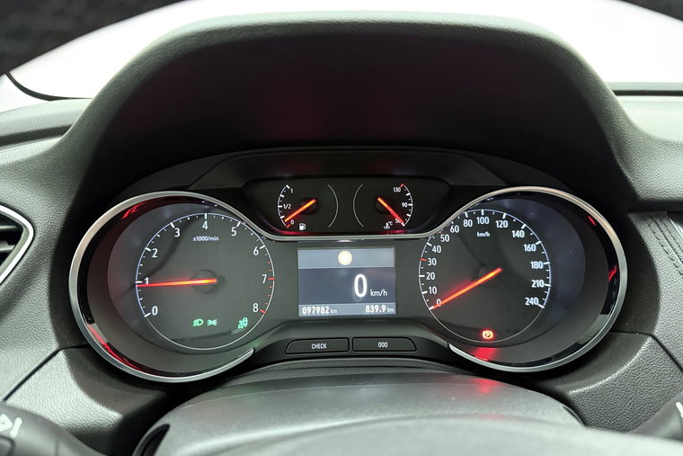 Vehicle Image 32