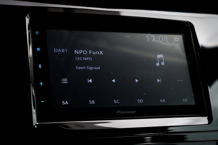 Vehicle Image 13